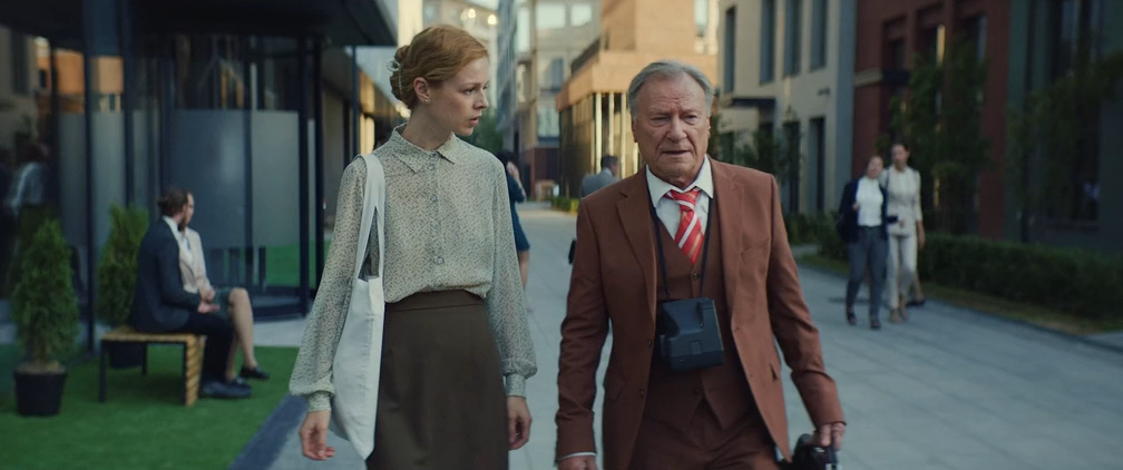 Стажер по-русски (2025) WEB-DLRip-AVC_ivanes.mkv_snapshot_01.16.14.917.png