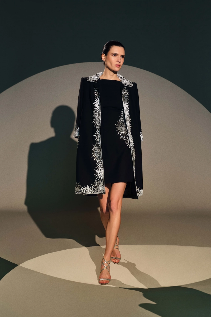 00027-naeem-khan-pre-fall-2026-credit-brand.webp