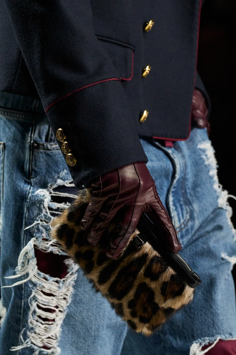 00204-dolce-and-gabbana-fall-2026-menswear-details-credit-gorunway.webp
