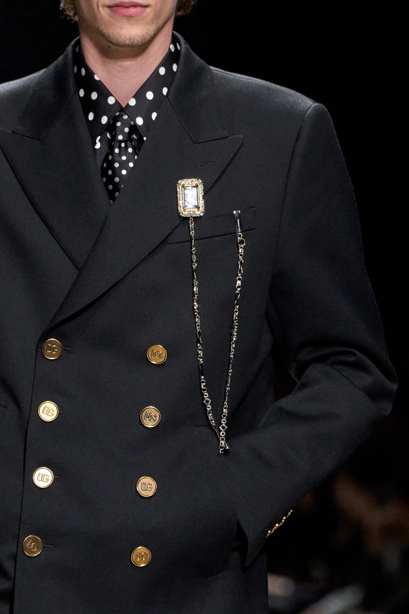 00189-dolce-and-gabbana-fall-2026-menswear-details-credit-gorunway.webp