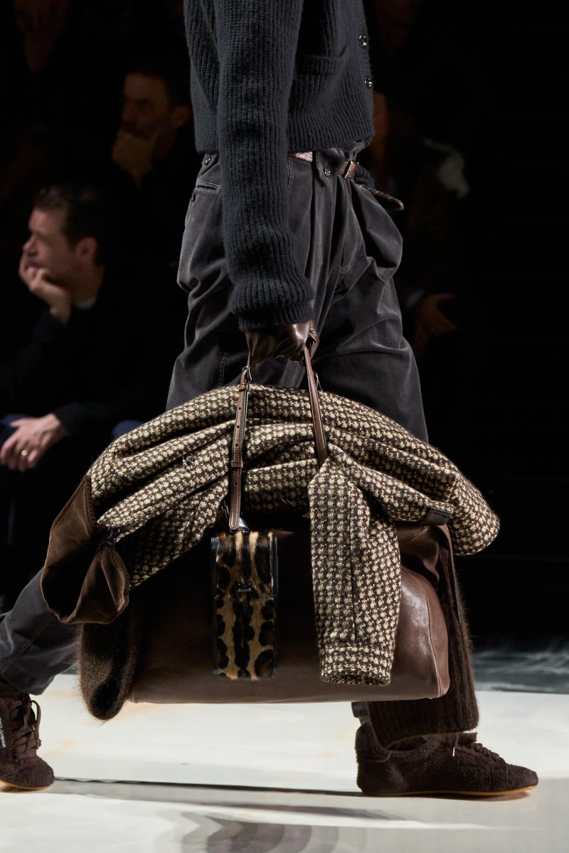 00139-dolce-and-gabbana-fall-2026-menswear-details-credit-gorunway.webp