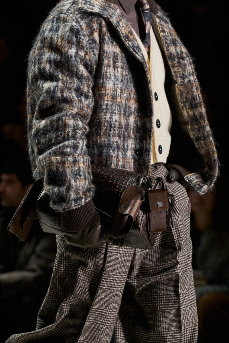 00104-dolce-and-gabbana-fall-2026-menswear-details-credit-gorunway.webp