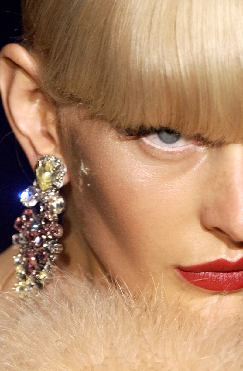 valentino-fall-2003-couture-details-00340h-malin-persson.webp