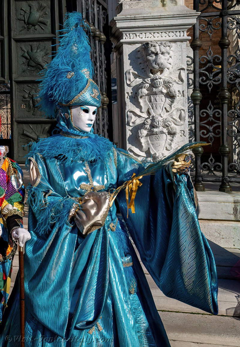 venice-carnival-mask-costume-arsenal-584.jpg