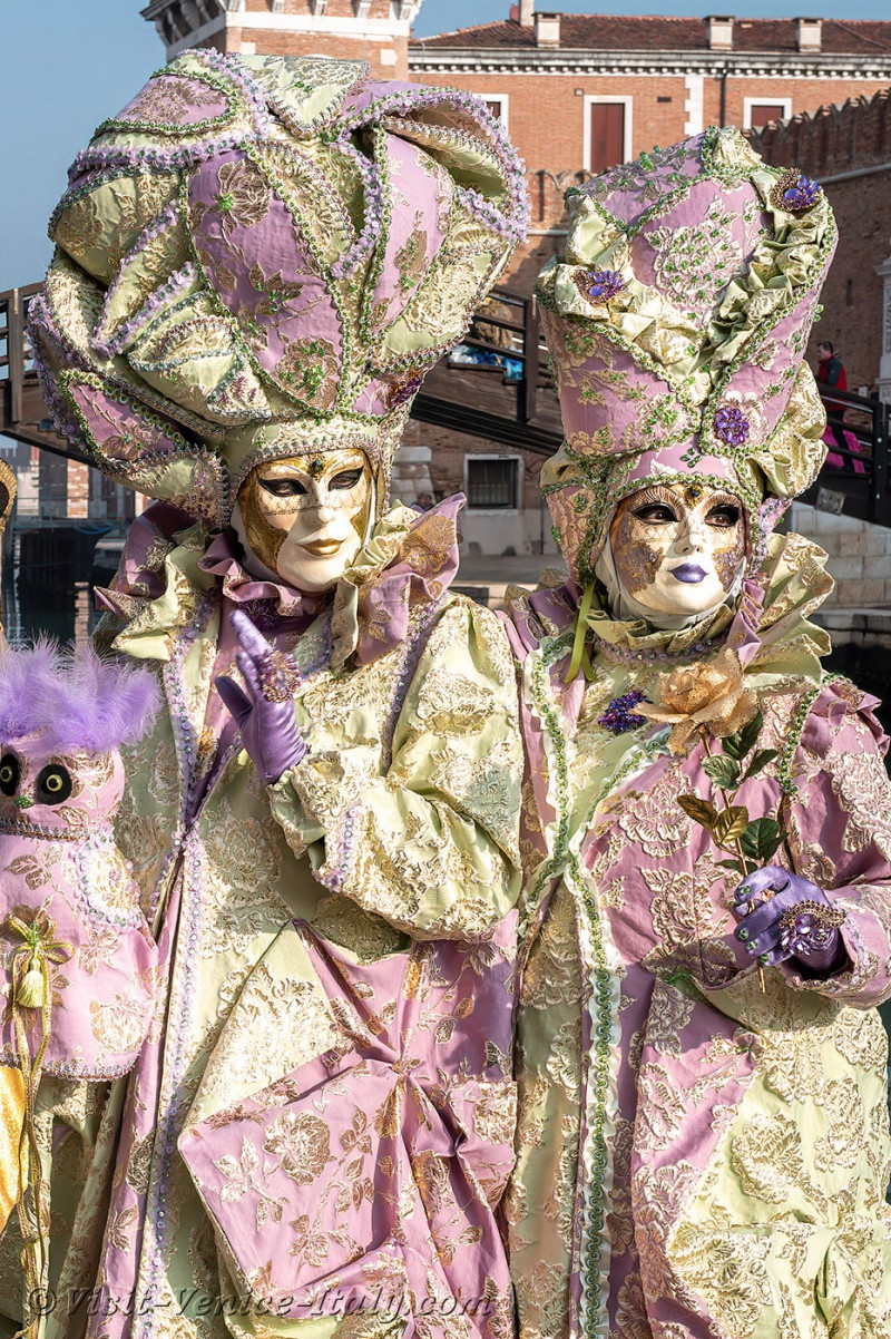 carnival-venice-2024-costume-masks-727.jpg