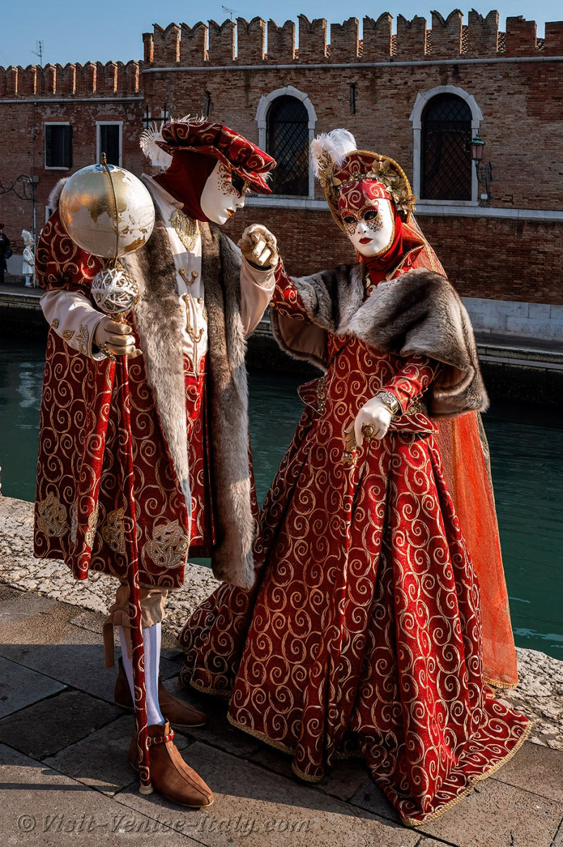 carnival-venice-2024-costume-masks-606.jpg