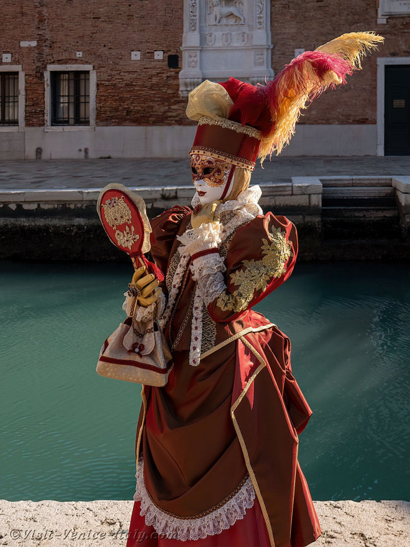 venice-carnival-mask-costume-arsenal-177.jpg