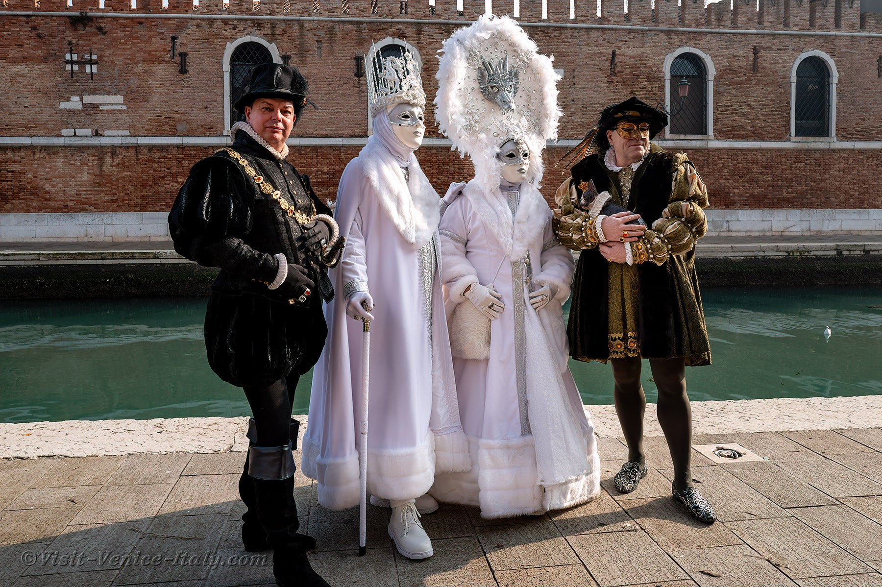 carnival-venice-2024-costume-masks-769.jpg