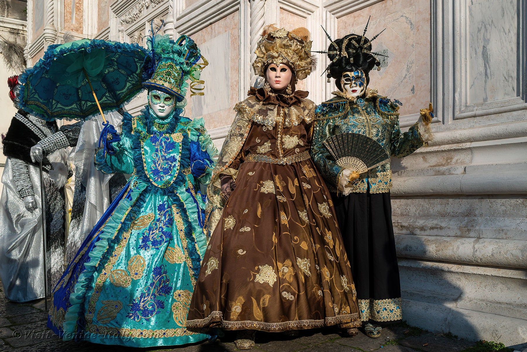 carnival-venice-2024-costume-masks-036.jpg