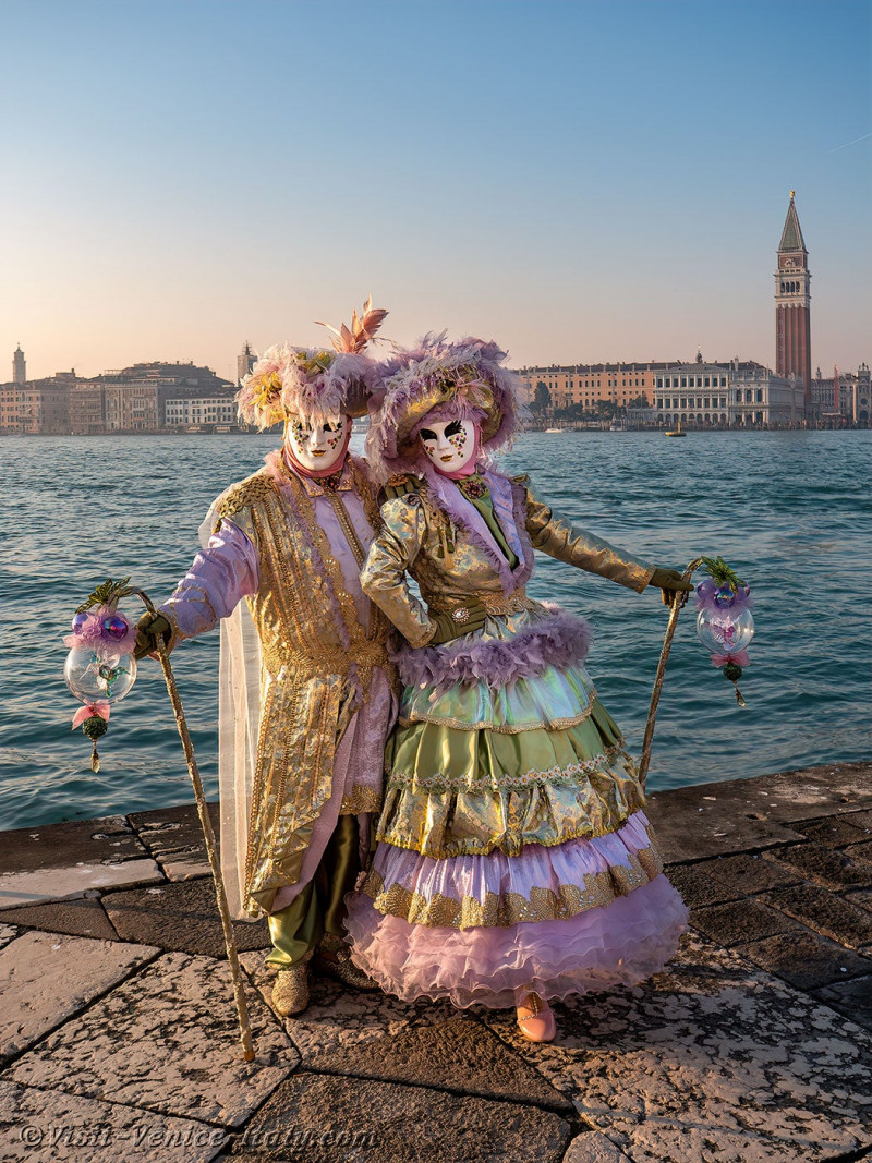 venice-carnival-mask-costume-san-giorgio-maggiore-069.jpg