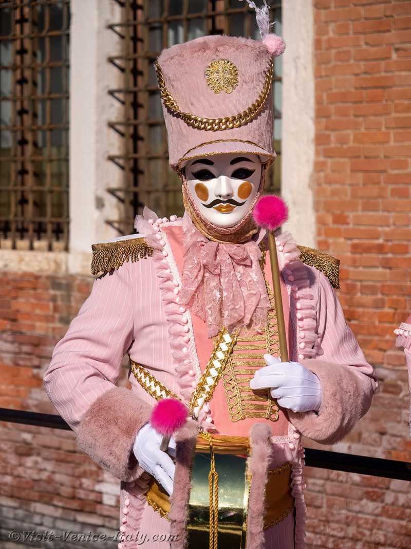 venice-carnival-mask-costume-arsenal-219.jpg