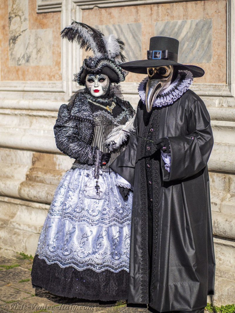 venice-carnival-mask-costume-0528.jpg