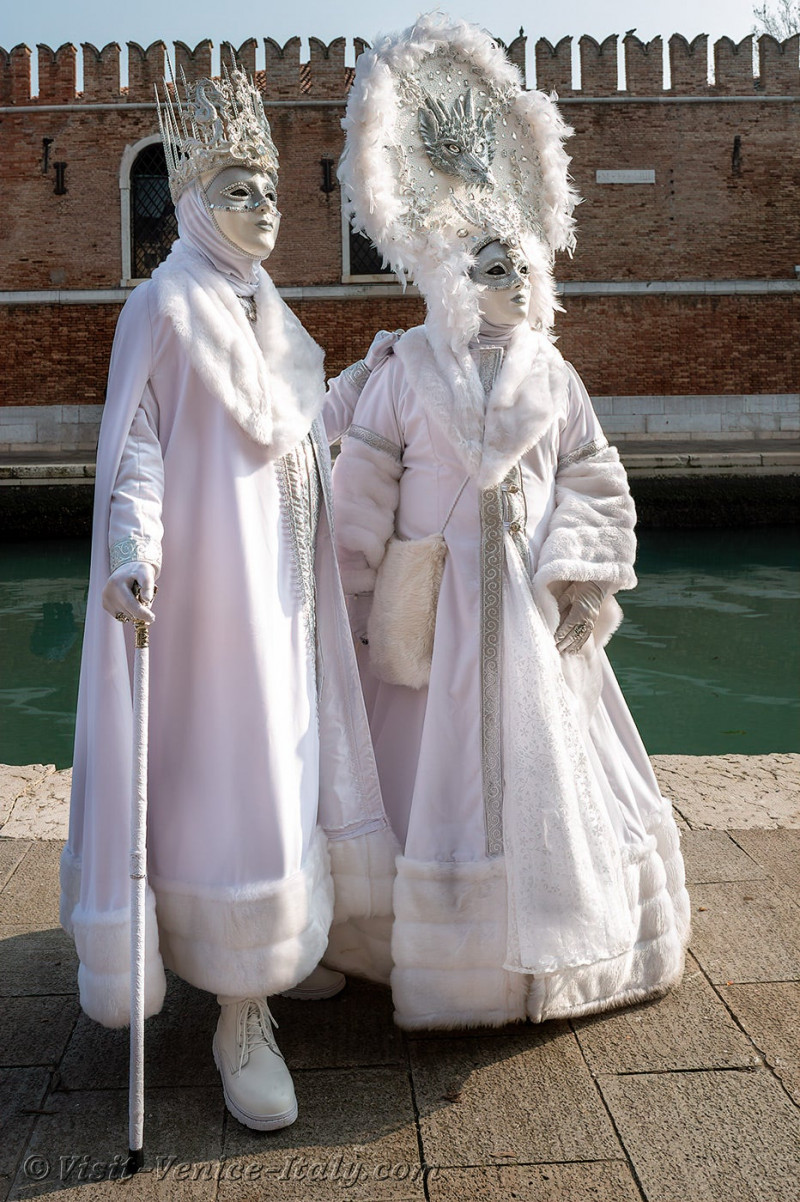 carnival-venice-2024-costume-masks-767.jpg