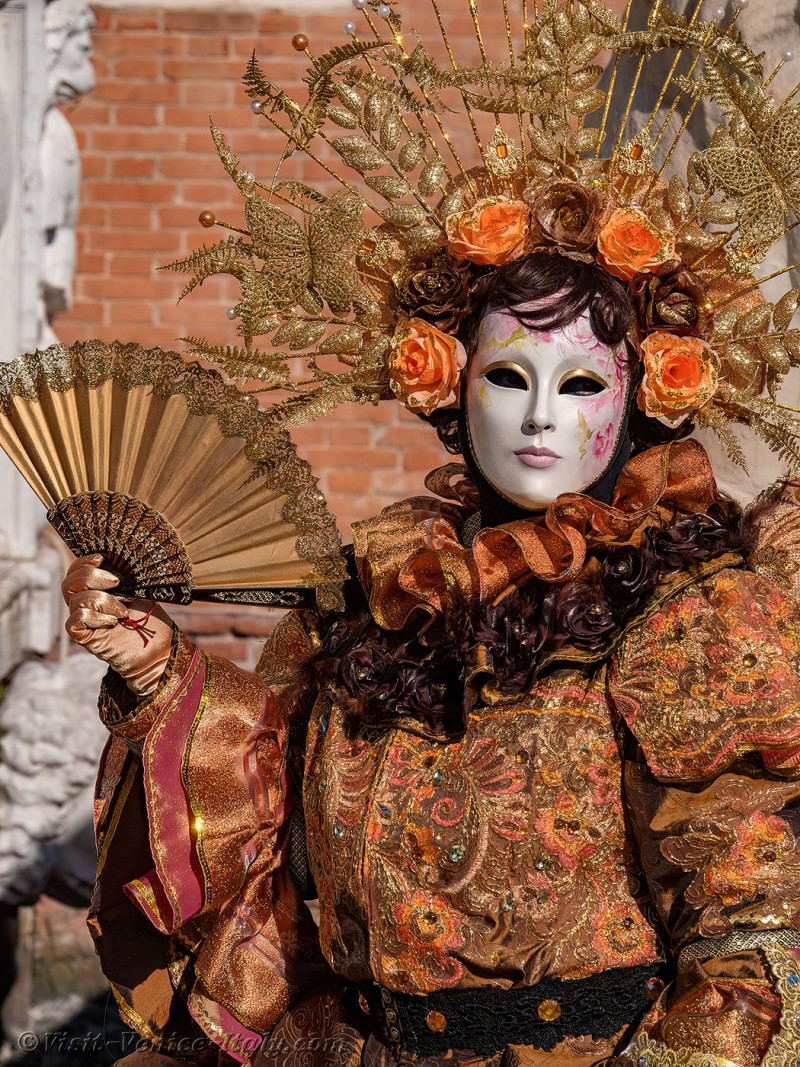 venice-carnival-mask-costume-arsenal-504.jpg
