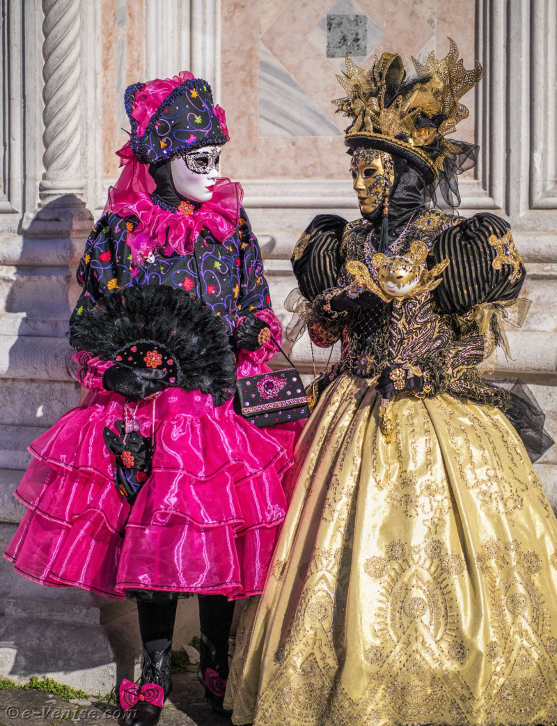 venice-carnival-mask-costume-0592.jpg