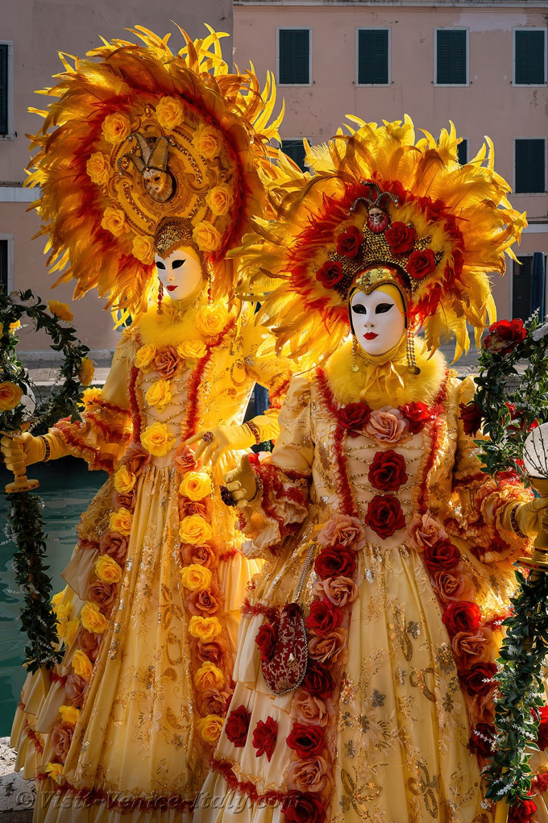 carnival-venice-2024-costume-masks-677.jpg