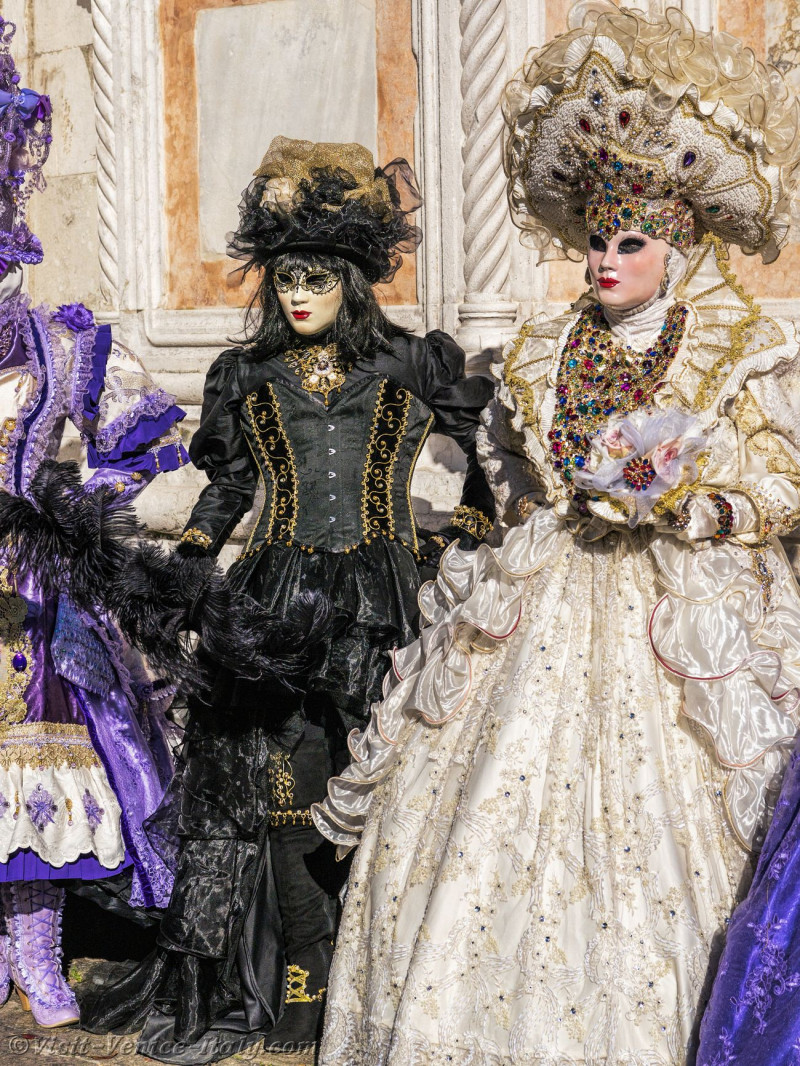 venice-carnival-mask-costume-0552.jpg