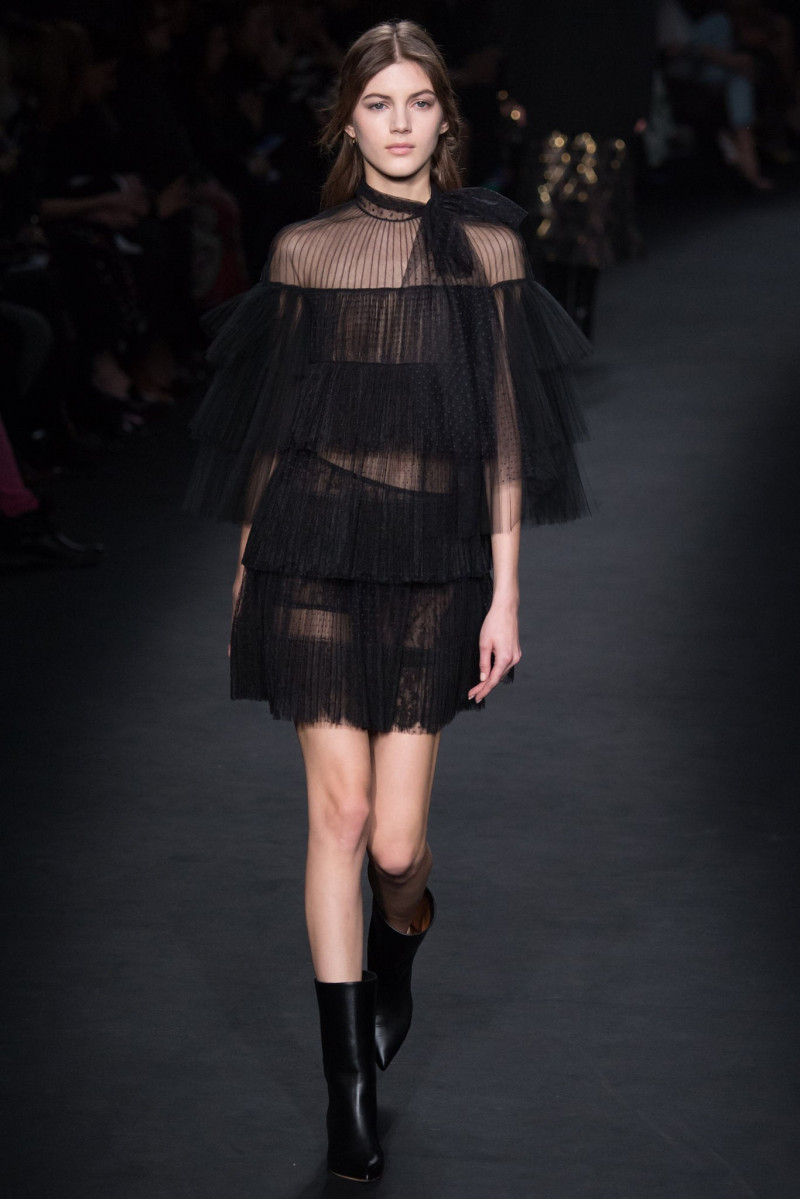 045-valentino.jpg