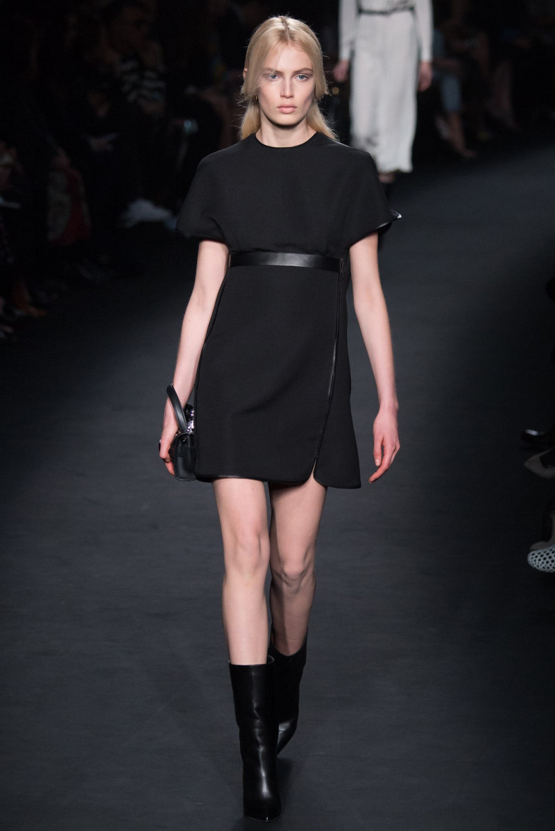 031-valentino.jpg