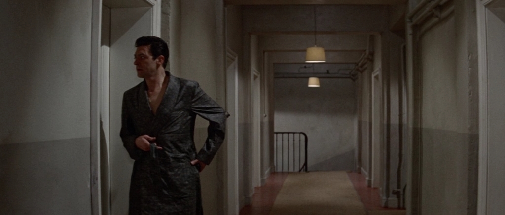 Выстрел в темноте.1964.BDRip AVC msltel.mkv_snapshot_00.18.06.262.jpg