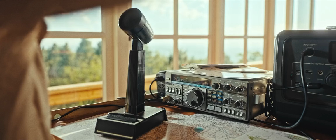 Смотри в оба (2025) WEB-DLRip-AVC_ivanes.mkv_20260220_195125.997.png