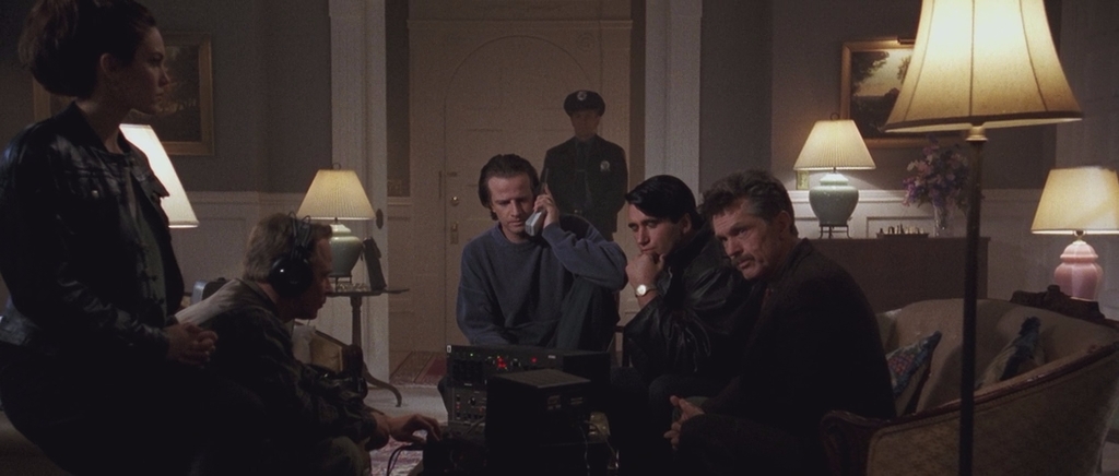 Ход королевой.1992.BDRip AVC msltel.mkv_snapshot_00.30.26.208.jpg