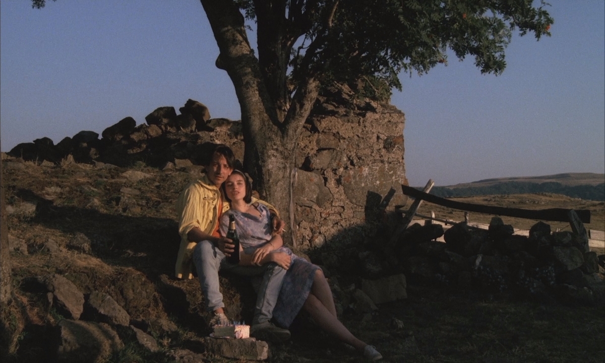 37.2 утром.1986.BDRip 720p msltel.mkv_snapshot_02.00.27.737.jpg