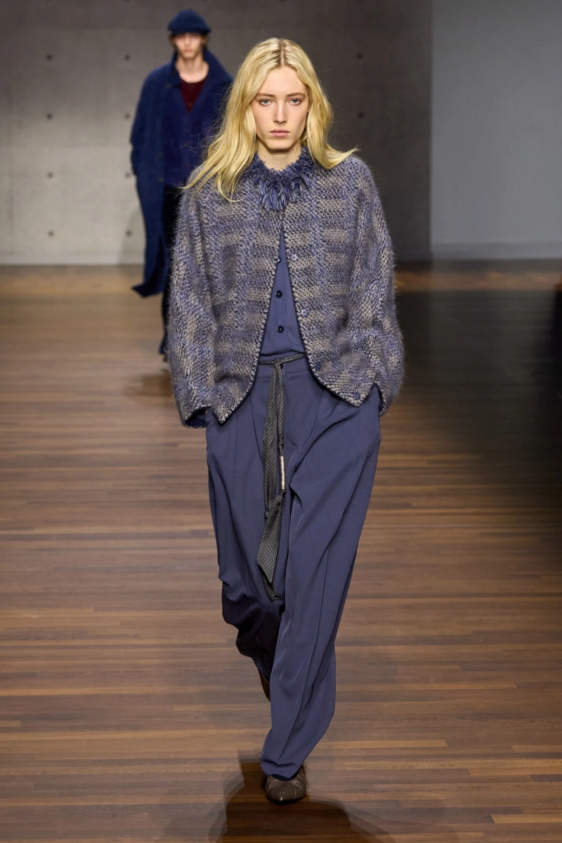 00072-emporio-armani-fall-2026-ready-to-wear-credit-gorunway.webp