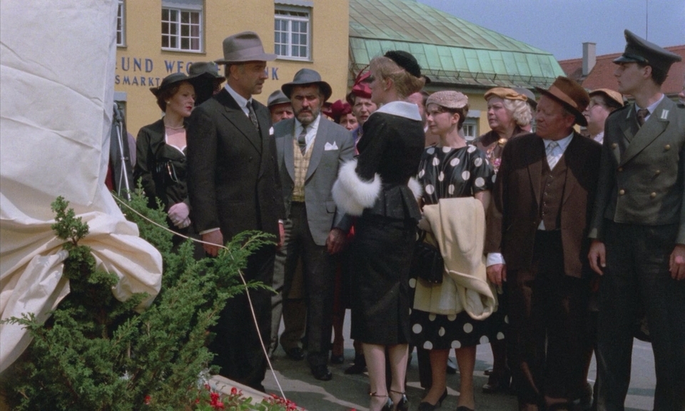 Лола.1981.BDRip AVC msltel.mkv_snapshot_00.31.42.056.jpg