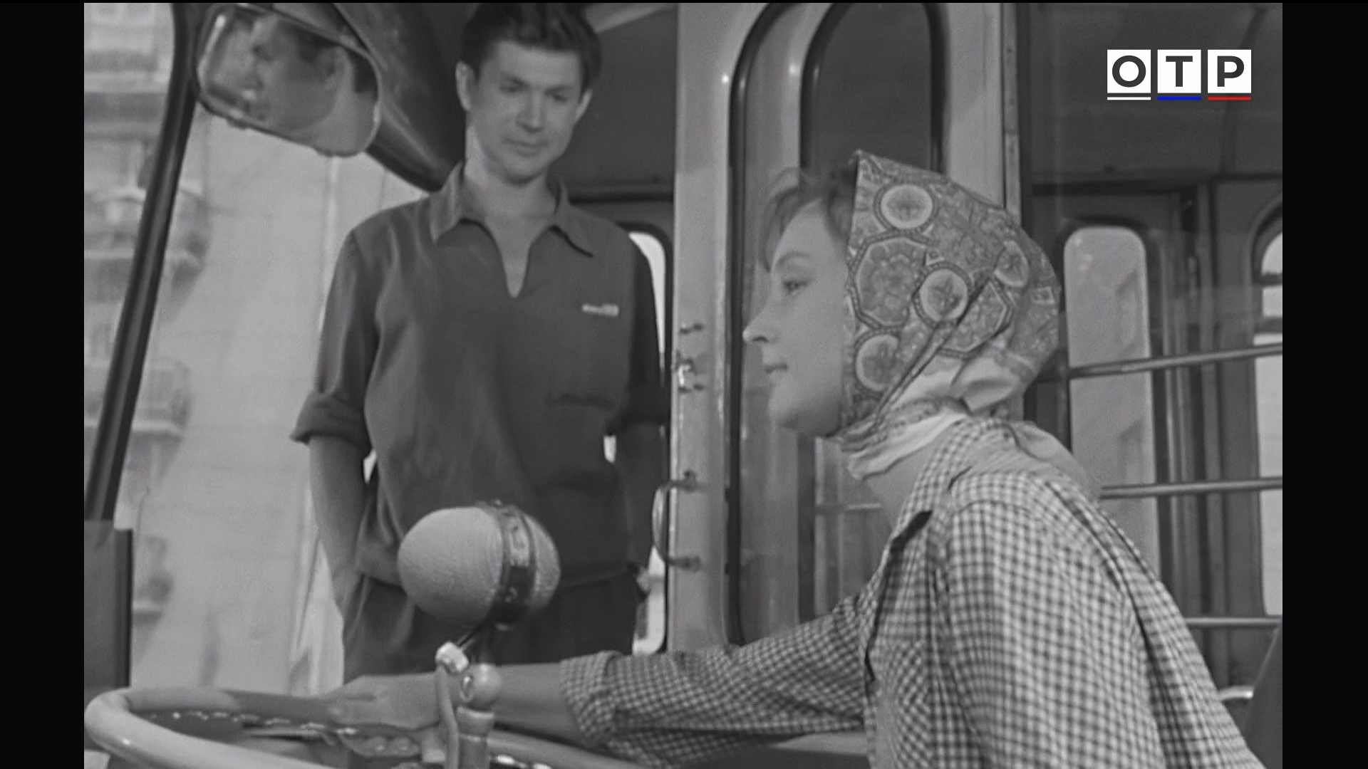 Первый.троллейбус.1963.HDTV.1080i-ylnian.mkv_snapshot_00.11.47.919.png