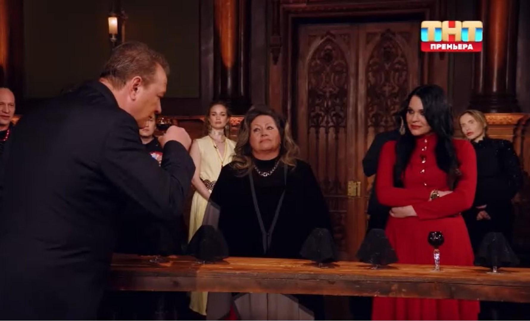 Артем Бесов потребовал ухода Ларисы Шеиной в новом выпуске «Битвы экстрасенсов»