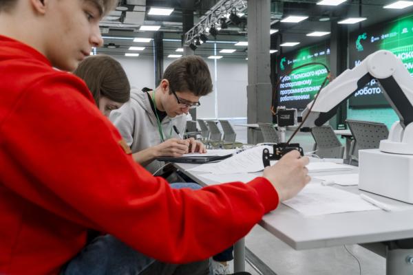 В Перми стартовал приём заявок на соревнования «Роботы: Битва кодов»