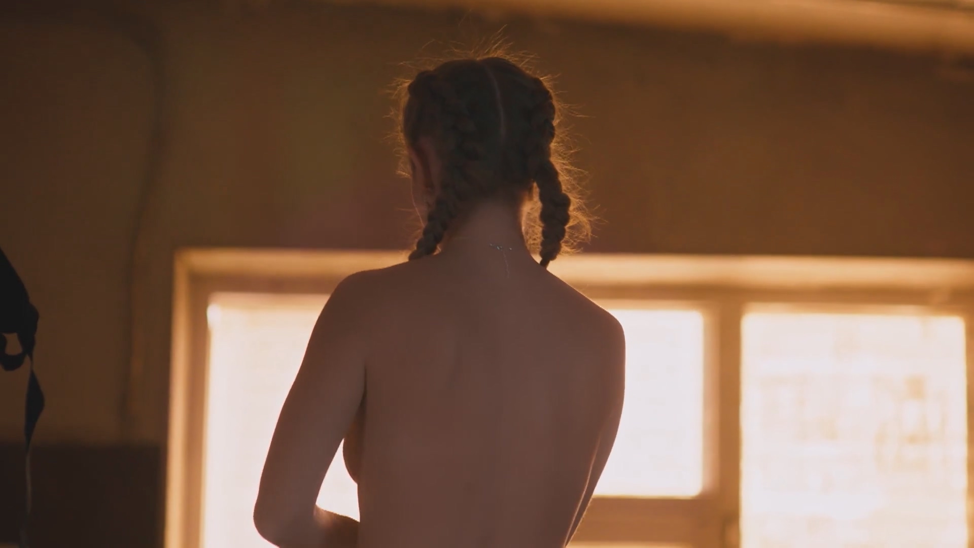 Евдокия Юшкевич Как Деревянко Чехова играл 2 серия (2026) HD 1080.mp4_20260331_084431.098.jpg