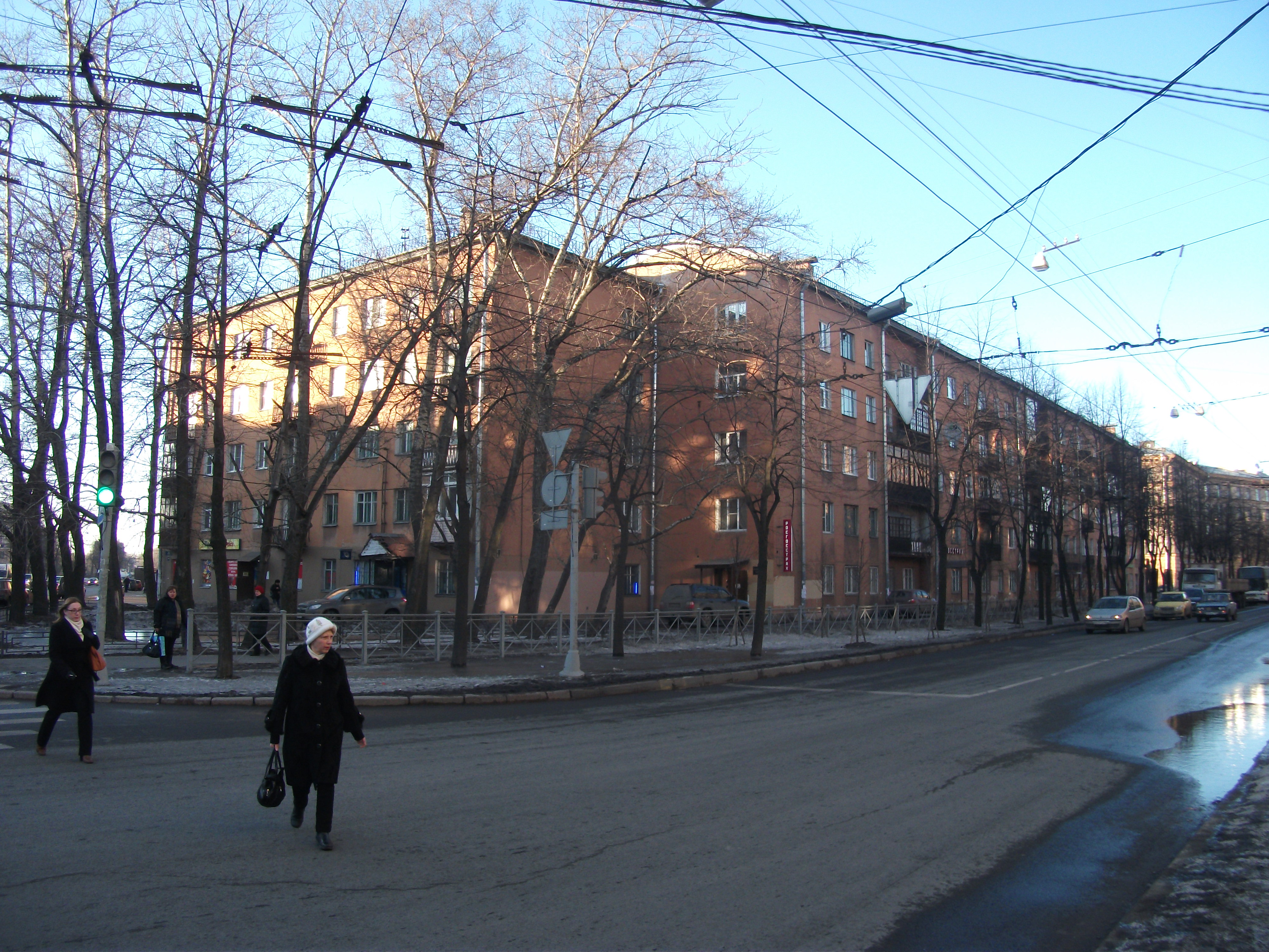 ул. Полярников, 21/ул. Седова, 82