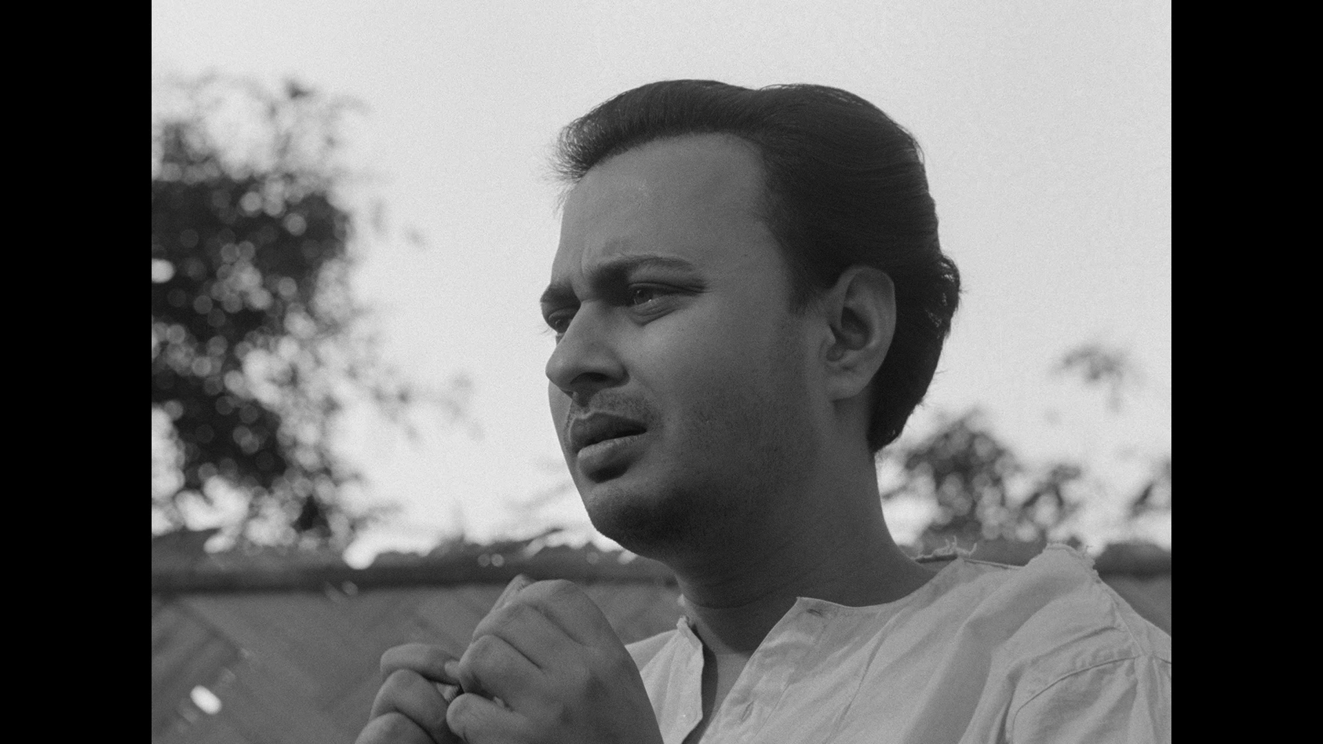Meghe.Dhaka.Tara.1960.Criterion.Collection.BDRemux.1080p.mkv_snapshot_00.23.27.935.png