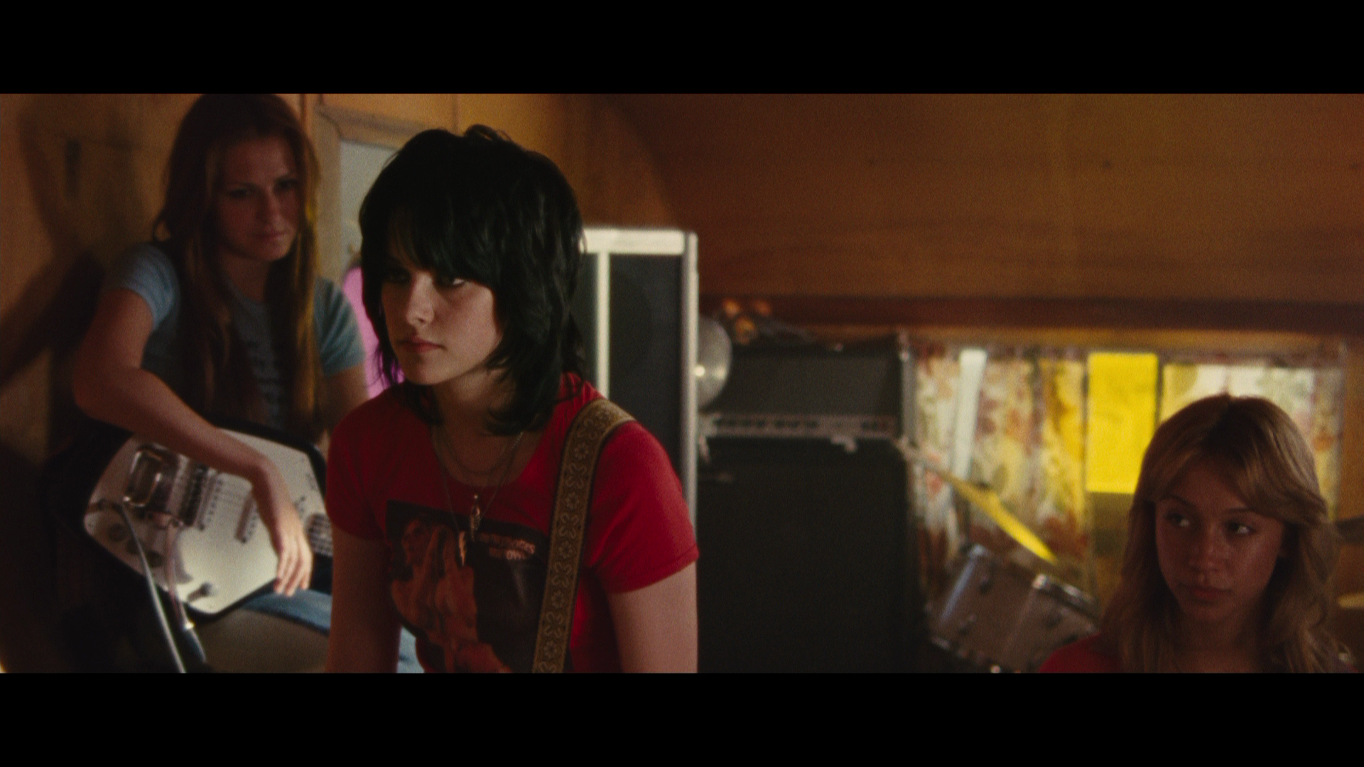 The.Runaways.2010.Sony.Pictures.BDRemux.1080p.mkv_20260419_133912.263.png
