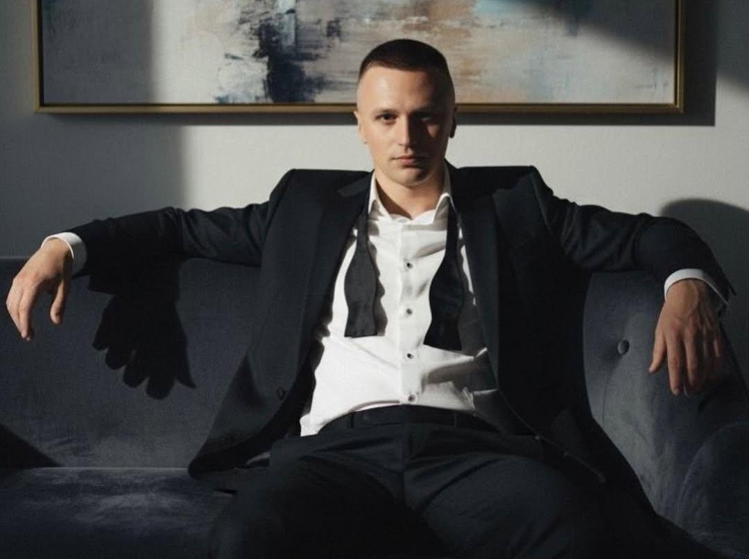 Сын Николая Баскова: как выглядит Бронислав Шпигель в 19 лет