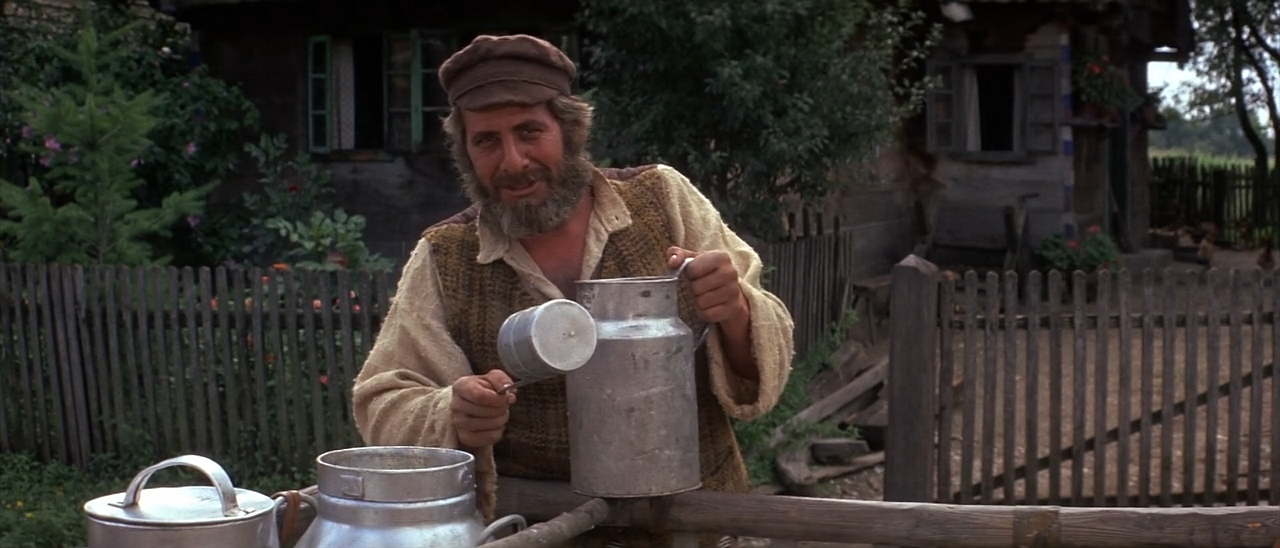 Скрипач на крыше (1971) 720P_mkv-0-03-42-524.png