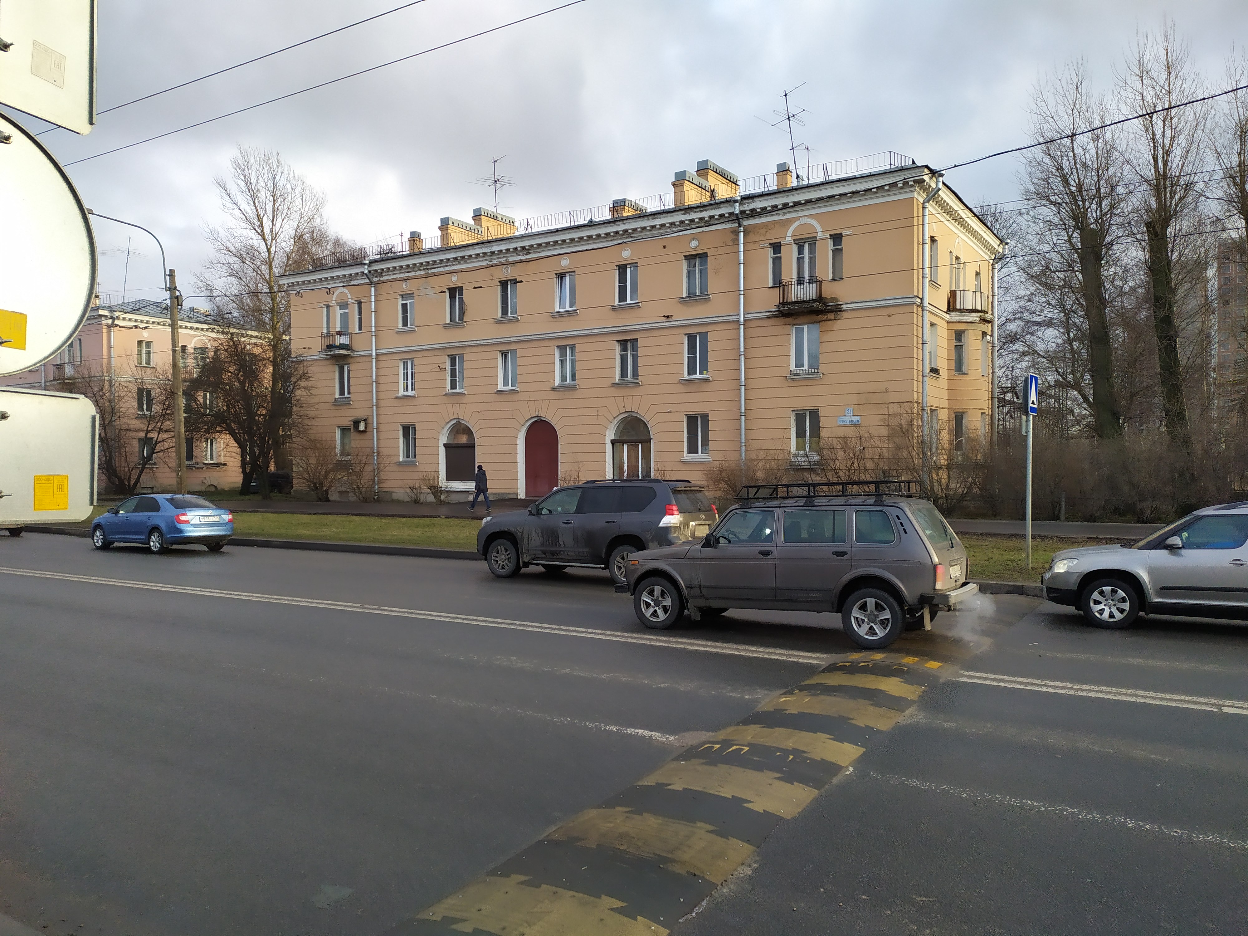 Шоссе Революции 51.jpg