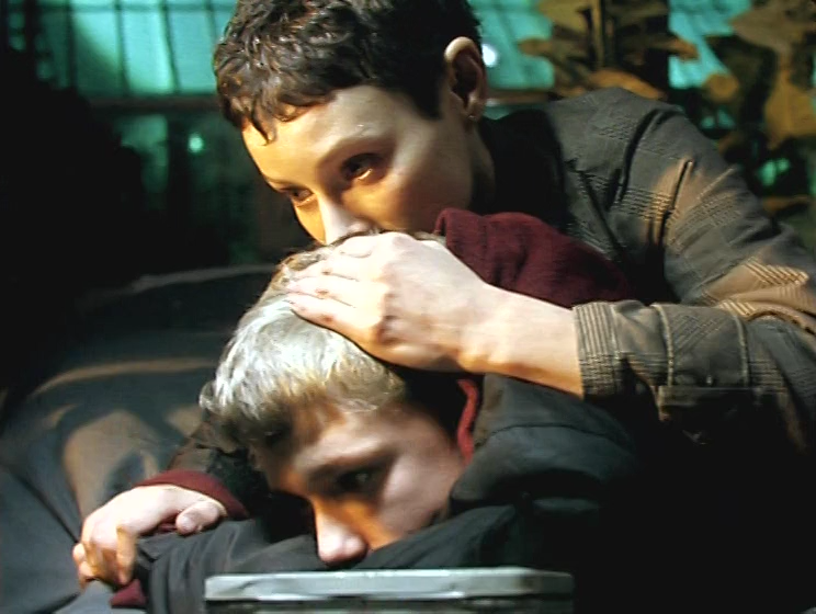 Parnikovyy.effekt.2005.DVDRip-AVC.ExKinoRay.mkv_snapshot_00.41.17.000.png