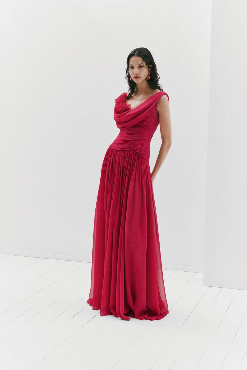 00022-carolina-herrera-prefall-2026-credit-brand.webp