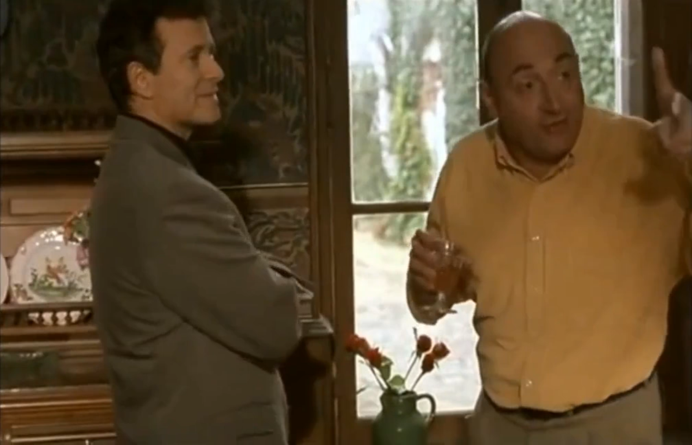 Dieu, l'amant de ma mere et le fils du charcutier (1995)_WEB-DLRip-AVC_.mkv_snapshot_00.44.52.356.png