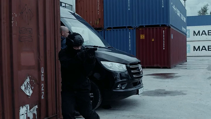 Уровень.угрозы.S01E01.WEB-DLRip.x264.seleZen.mkv_20260513_110348.432.png