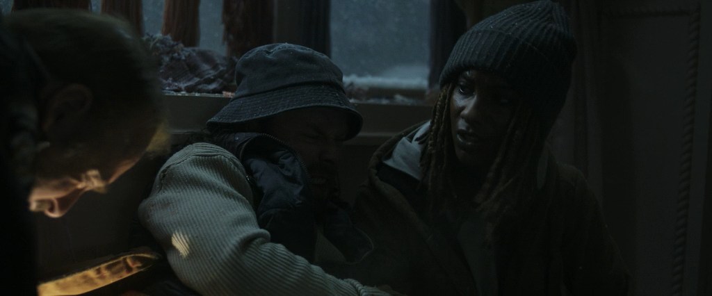 Normal 2025.AMZN.WEB-DL (1).mkv_snapshot_00.52.50.376.jpg
