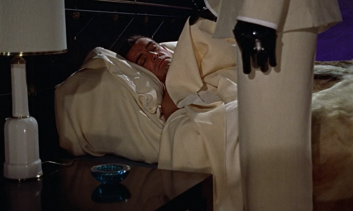 Dr._No.1962.HDRip-AVC.ExKinoRay.mkv_snapshot_01.24.27.521.png