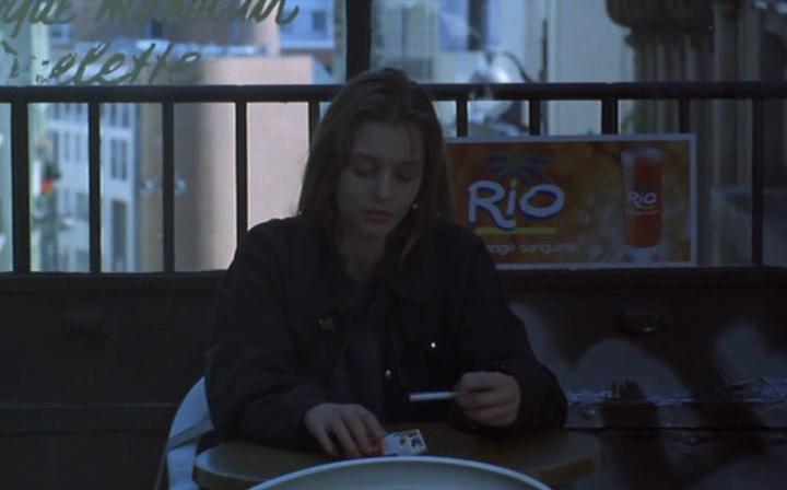 J'ai pas sommeil (1994).rus.fr.avi_20260605_234140.357.png