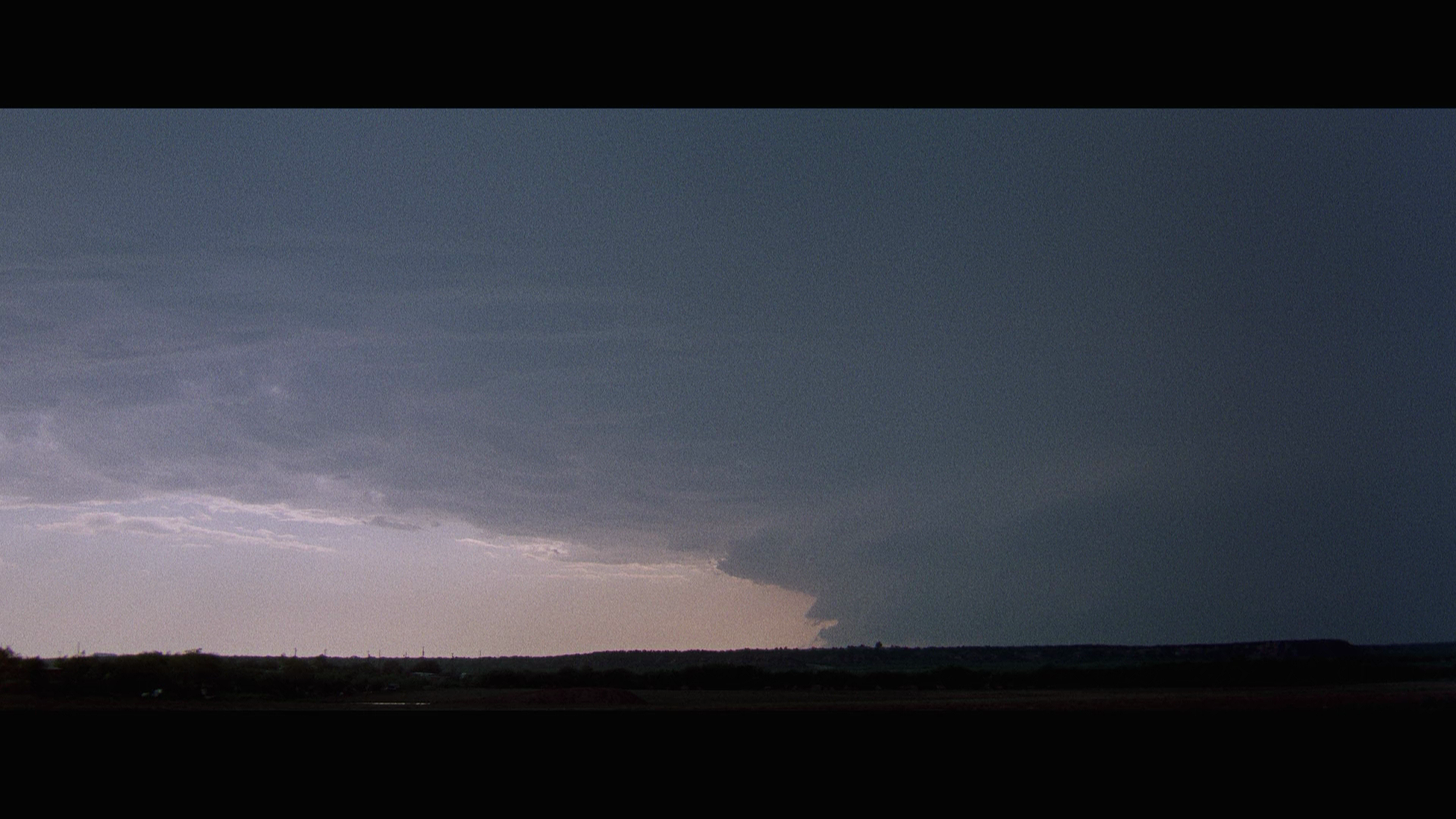 Twister.1996.Turbine.Medien.BDRemux.1080p.Remastered.mkv_20260613_172621.670.png