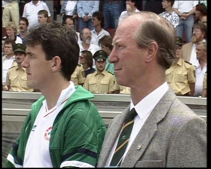 UEFA.Euro.1988.06.12.ENG-IRL.576p25.EN.mkv_000133560.png