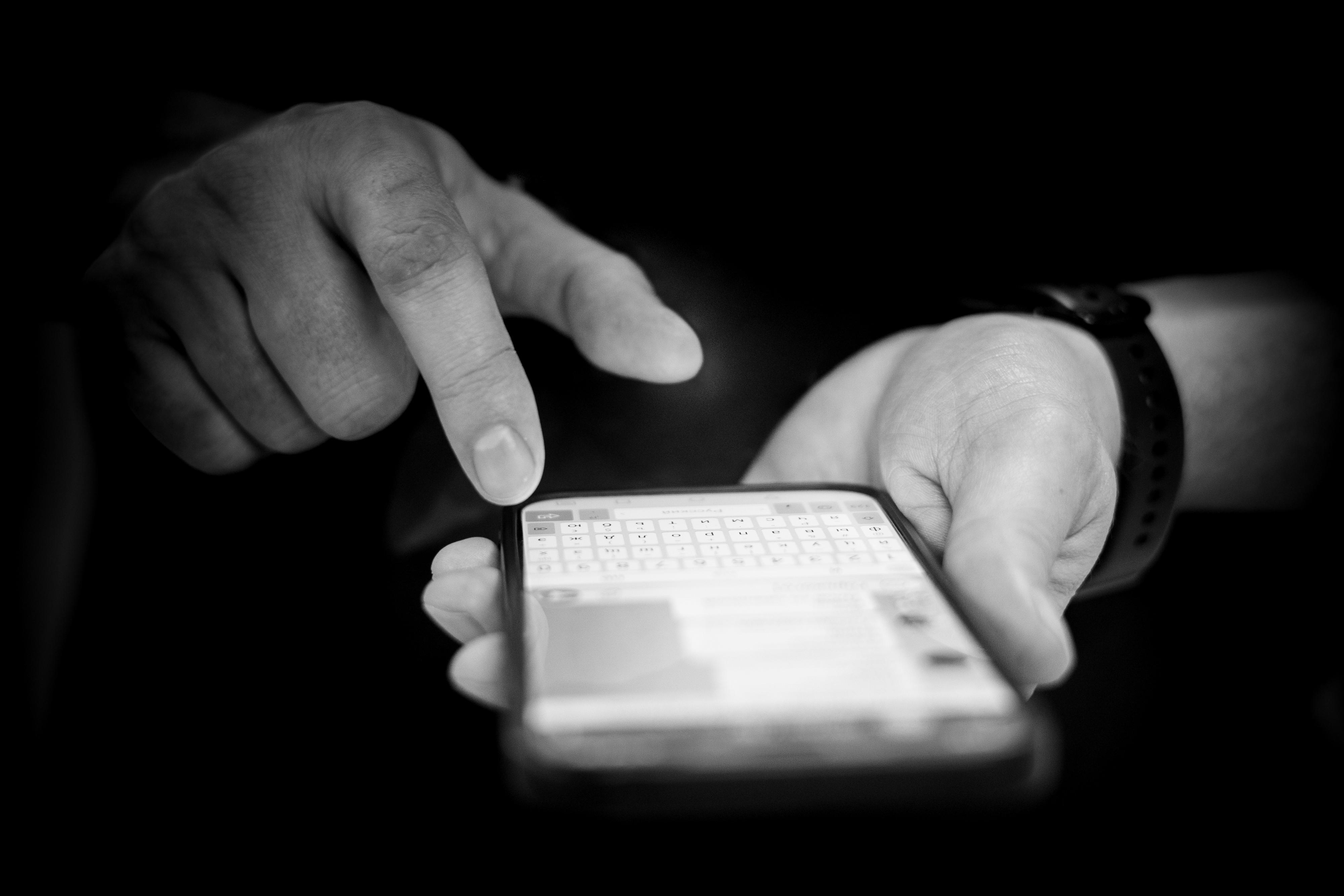 Опасность телефонных контрактов: россиянам стоит быть внимательнее