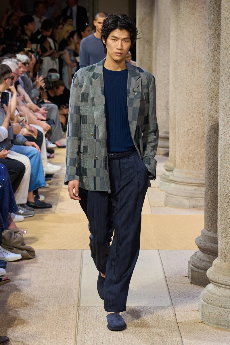 00127-giorgio-armani-spring-2027-menswear-credit-gorunway.webp